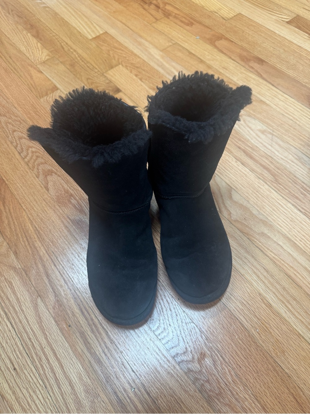 UGG Black Short Shearling Winter Boots